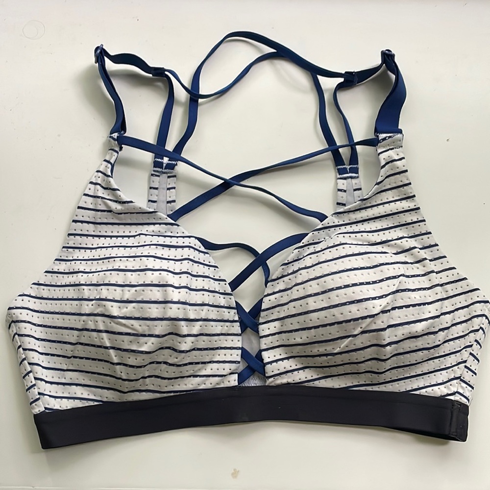 Victoria’s Secret Sports Bra Size 36A